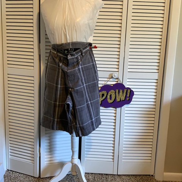 Men’s Burnside Bermuda Plaid Shorts - Picture 1 of 4